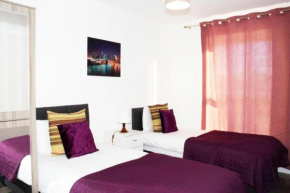 Beautiful 2BR Apartment! Ensuite! Lakeside
